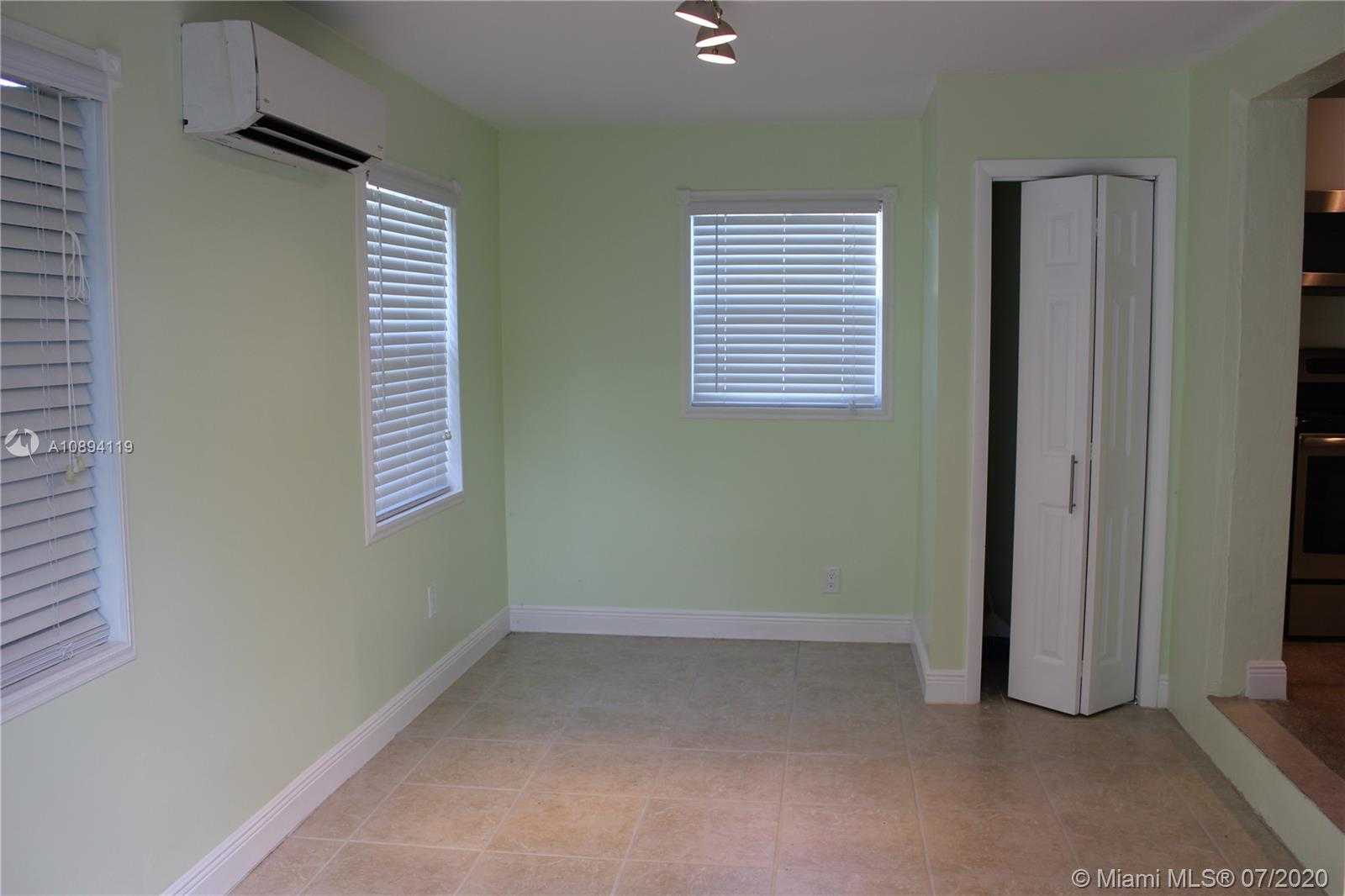 Small Image of 320 PINEWOOD STREET, Lantana Number 12
