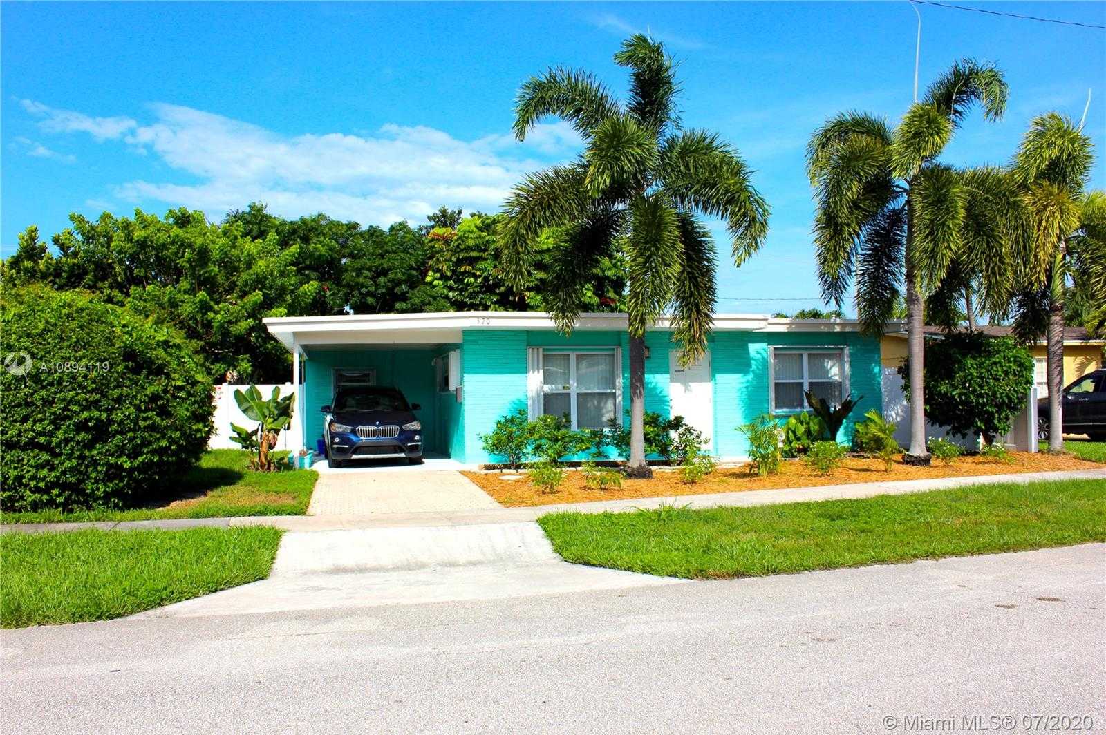 Small Image of 320 PINEWOOD STREET, Lantana Number 2