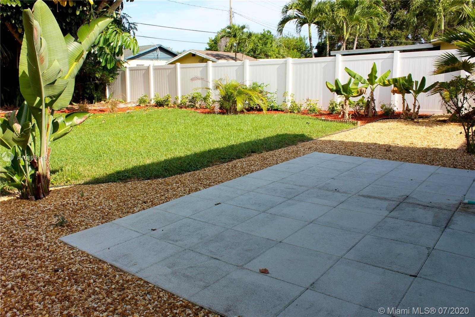 Small Image of 320 PINEWOOD STREET, Lantana Number 28