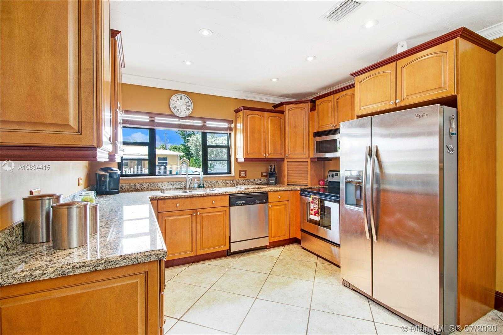 Small Image of 6520 SOUTH WEST 25TH ST, Miami Number 2