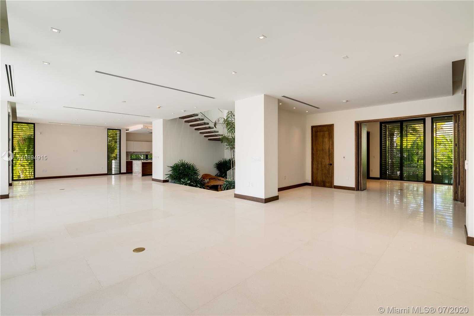Small Image of 130 ISLAND DRIVE, Key Biscayne Number 11