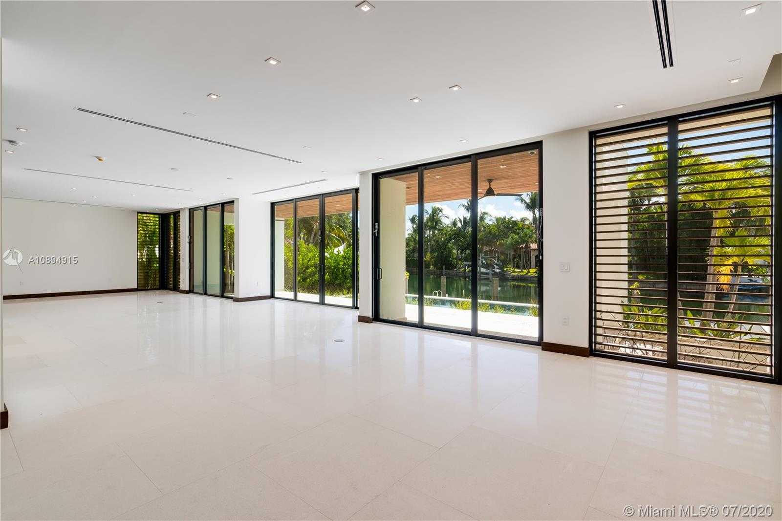 Small Image of 130 ISLAND DRIVE, Key Biscayne Number 14