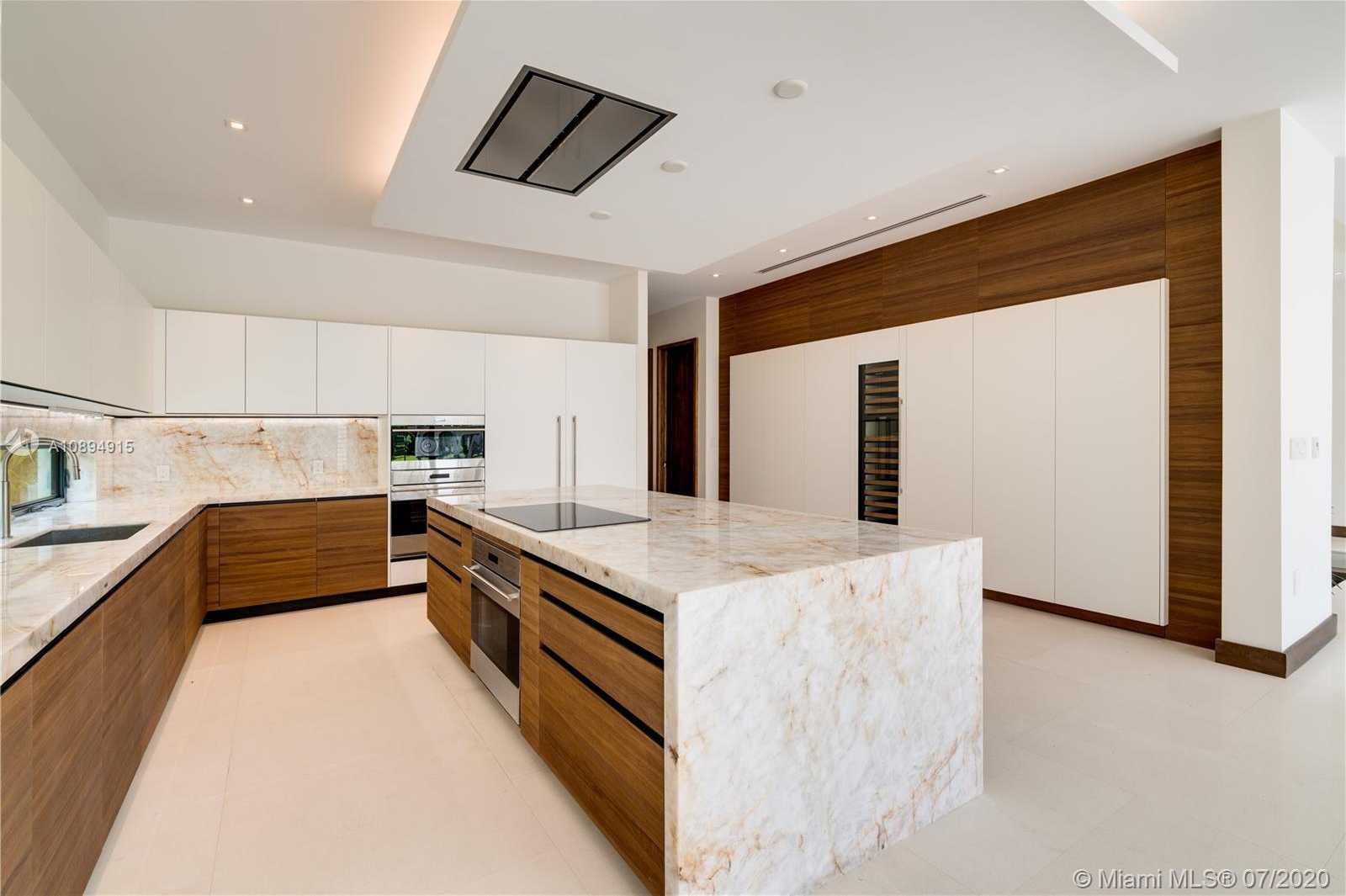 Small Image of 130 ISLAND DRIVE, Key Biscayne Number 16