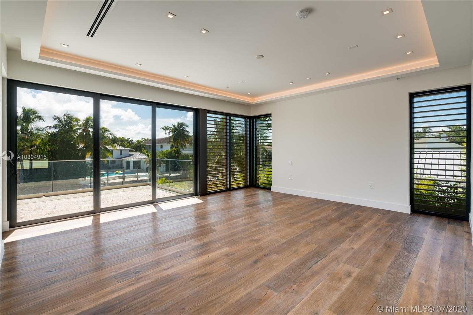 Small Image of 130 ISLAND DRIVE, Key Biscayne Number 26