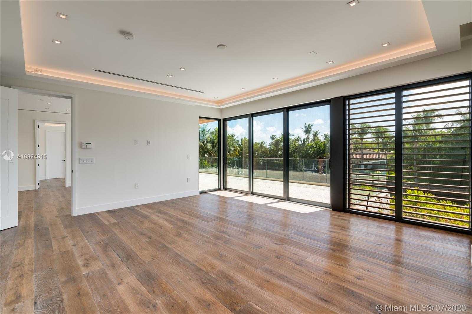 Small Image of 130 ISLAND DRIVE, Key Biscayne Number 27