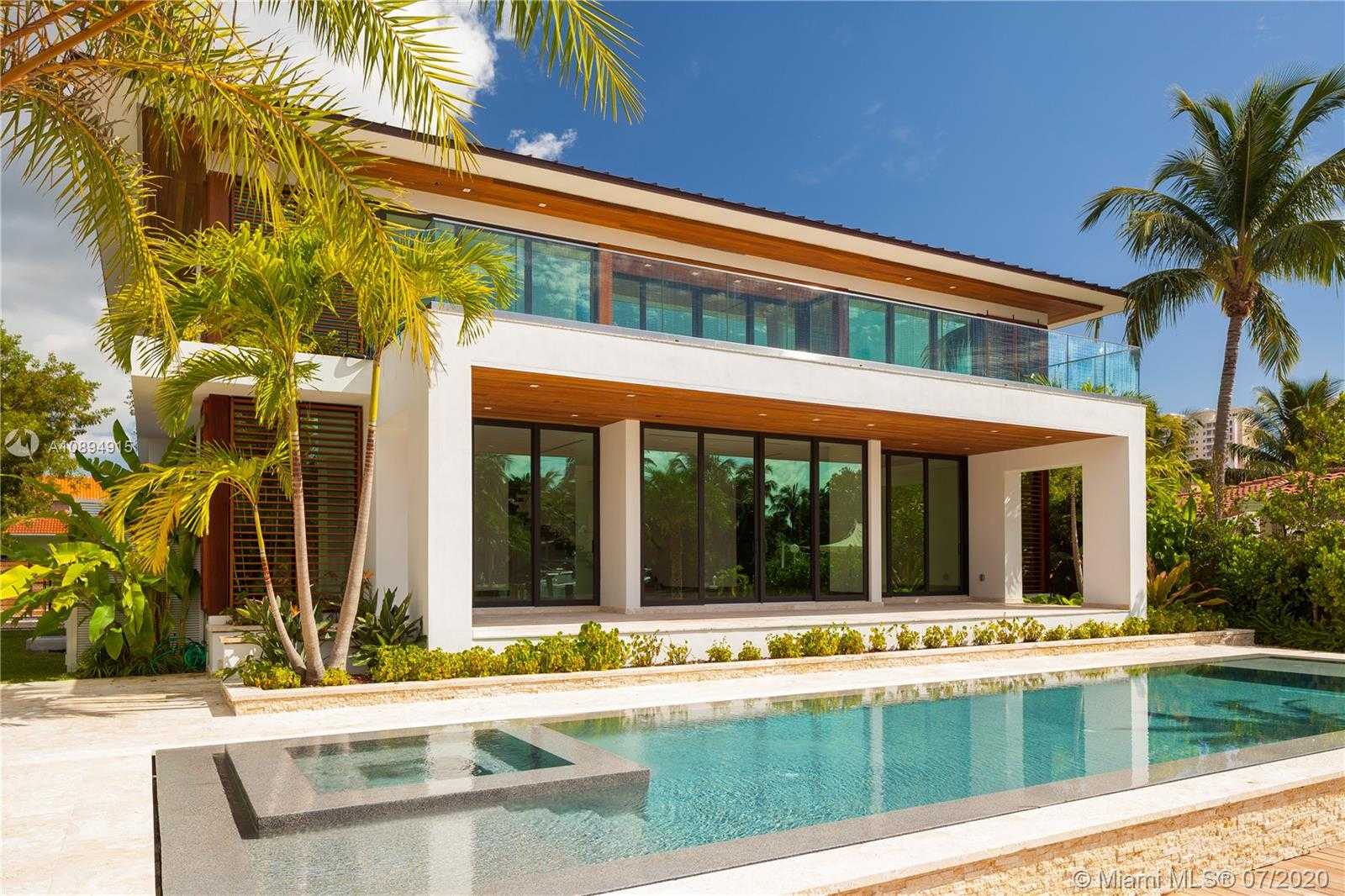Small Image of 130 ISLAND DRIVE, Key Biscayne Number 3