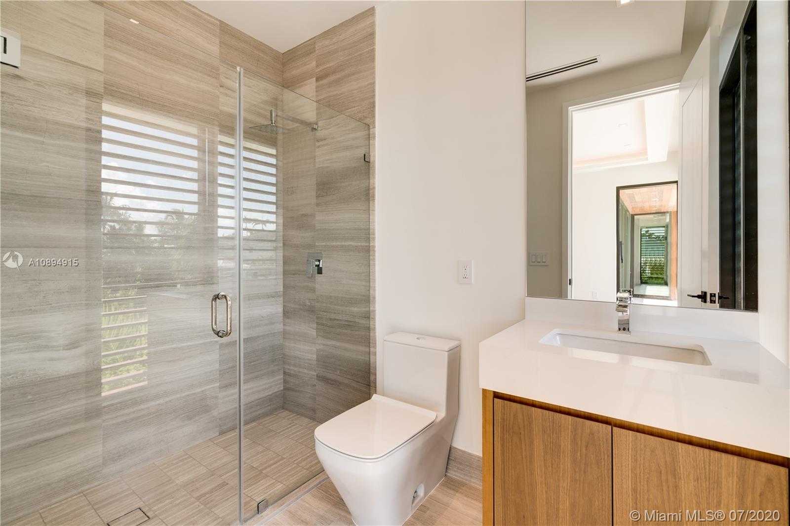 Small Image of 130 ISLAND DRIVE, Key Biscayne Number 34