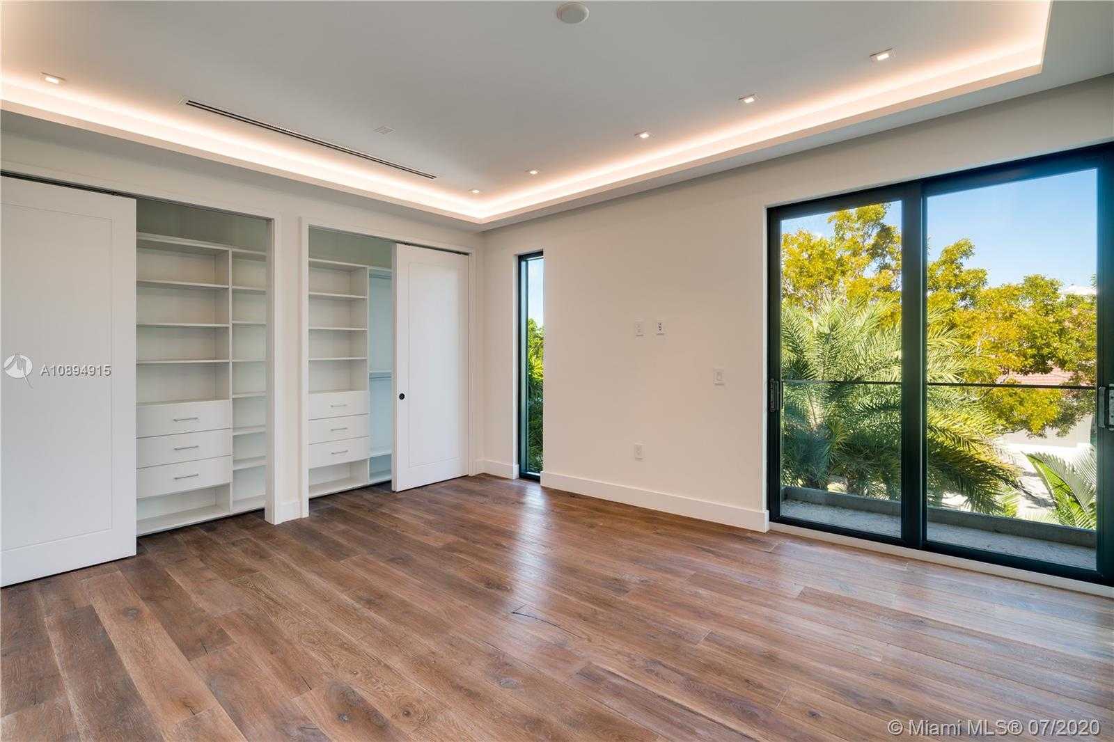 Small Image of 130 ISLAND DRIVE, Key Biscayne Number 35