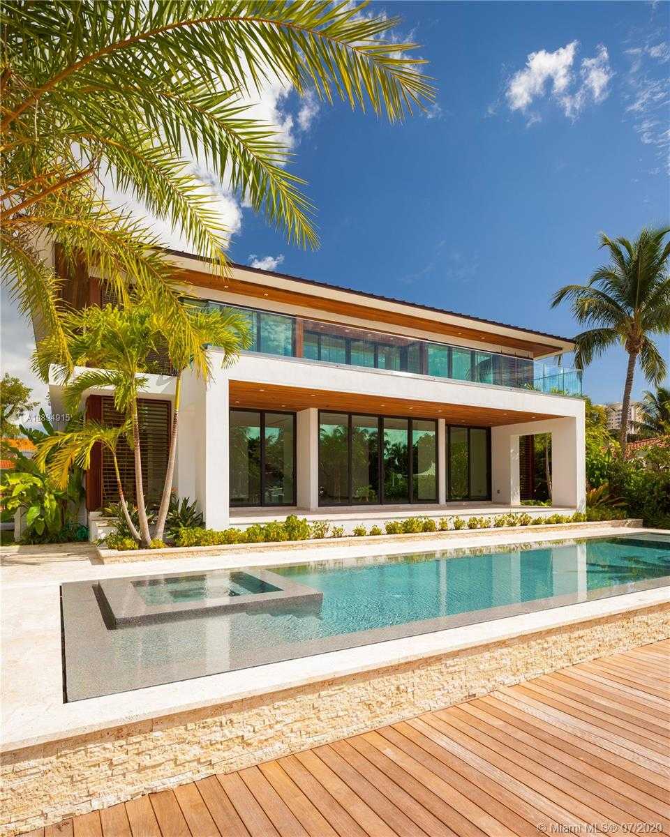 Small Image of 130 ISLAND DRIVE, Key Biscayne Number 4