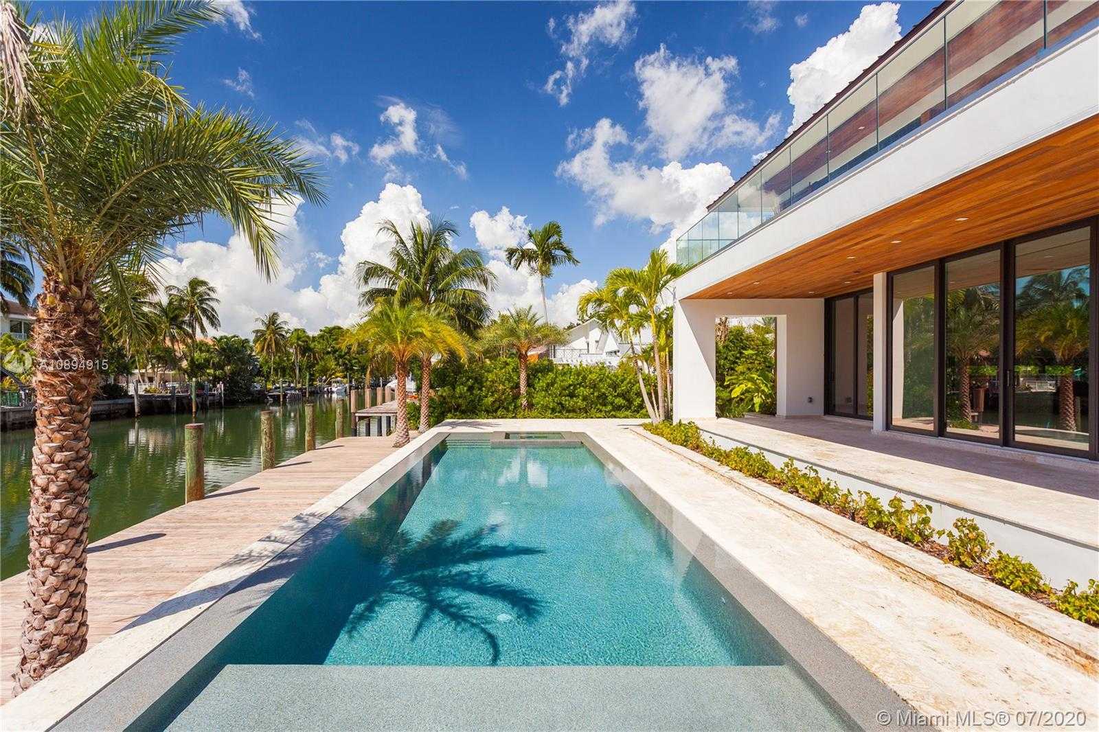 Small Image of 130 ISLAND DRIVE, Key Biscayne Number 6
