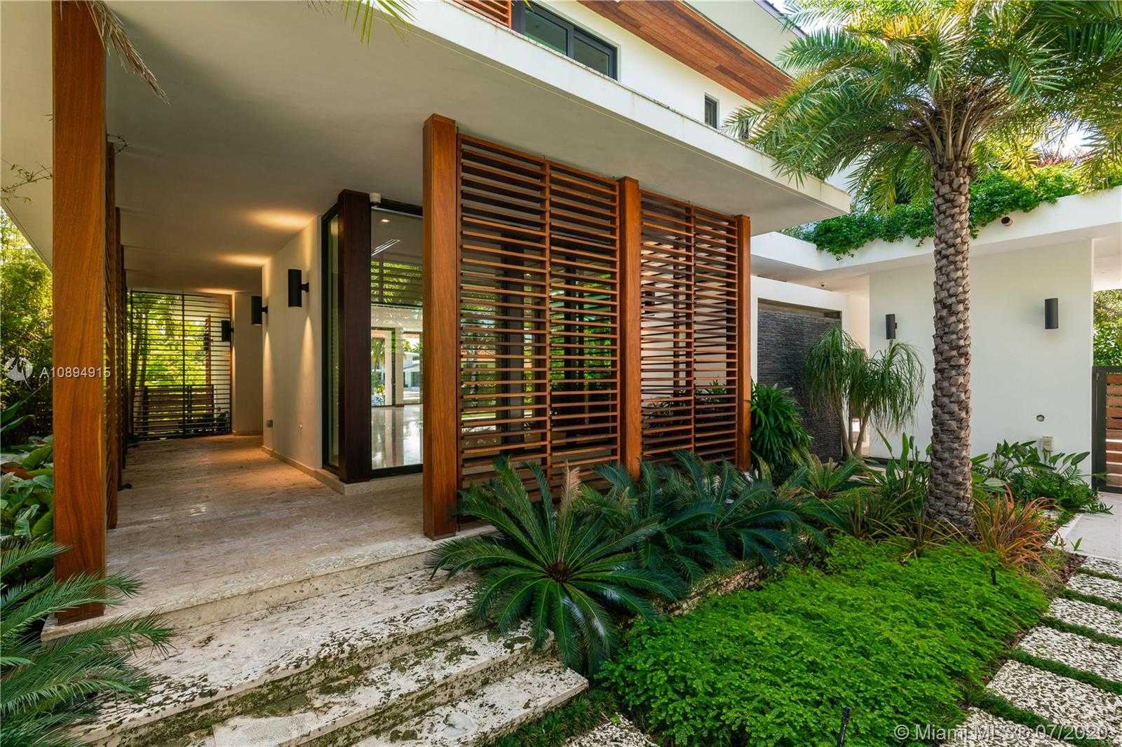 Small Image of 130 ISLAND DRIVE, Key Biscayne Number 8