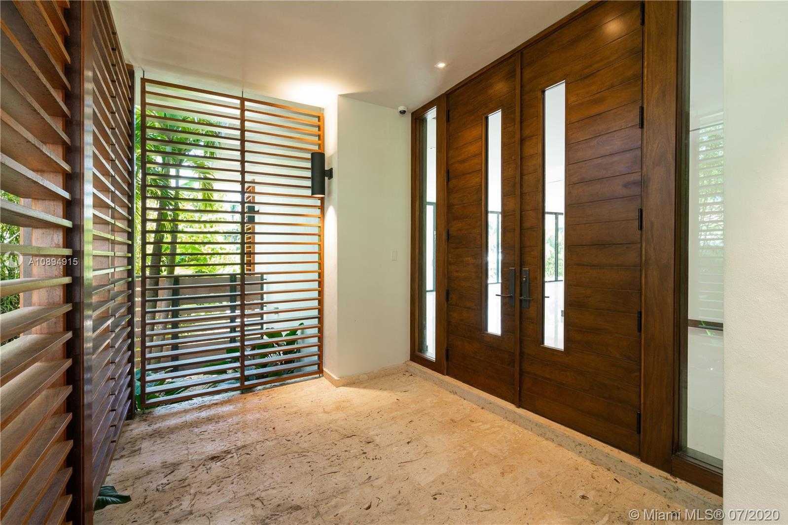Small Image of 130 ISLAND DRIVE, Key Biscayne Number 9