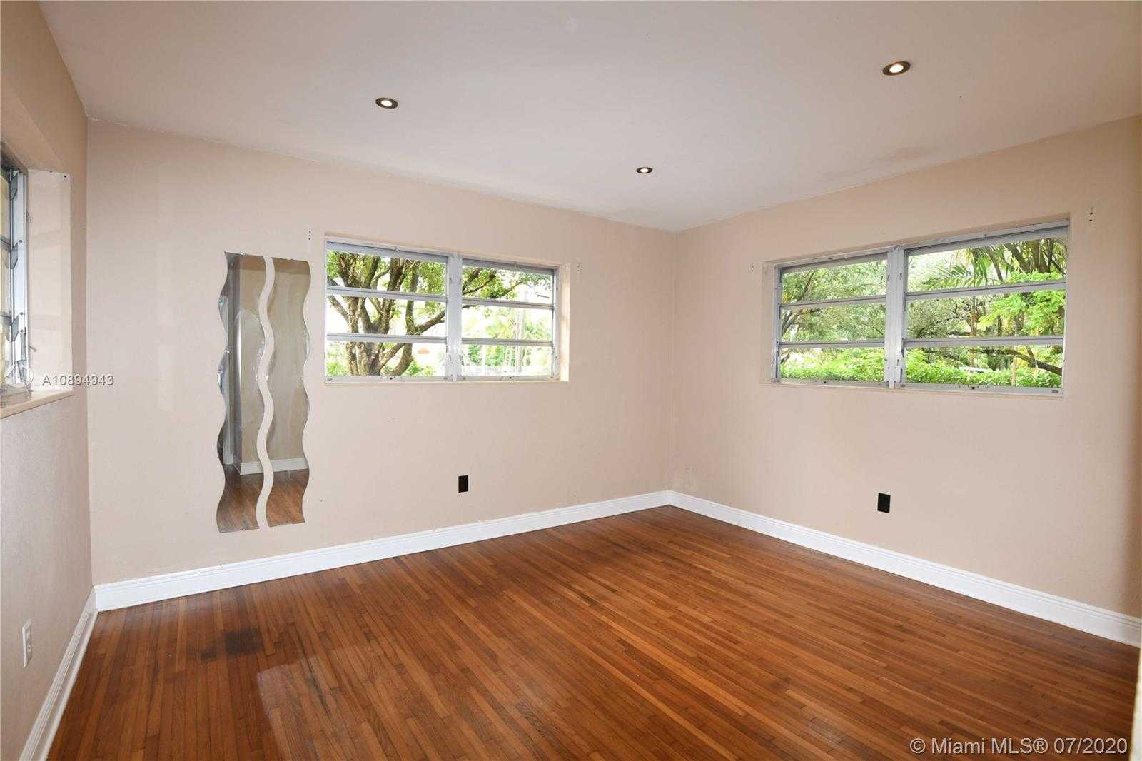 Small Image of 10950 SOUTH WEST 32ND ST, Miami Number 10