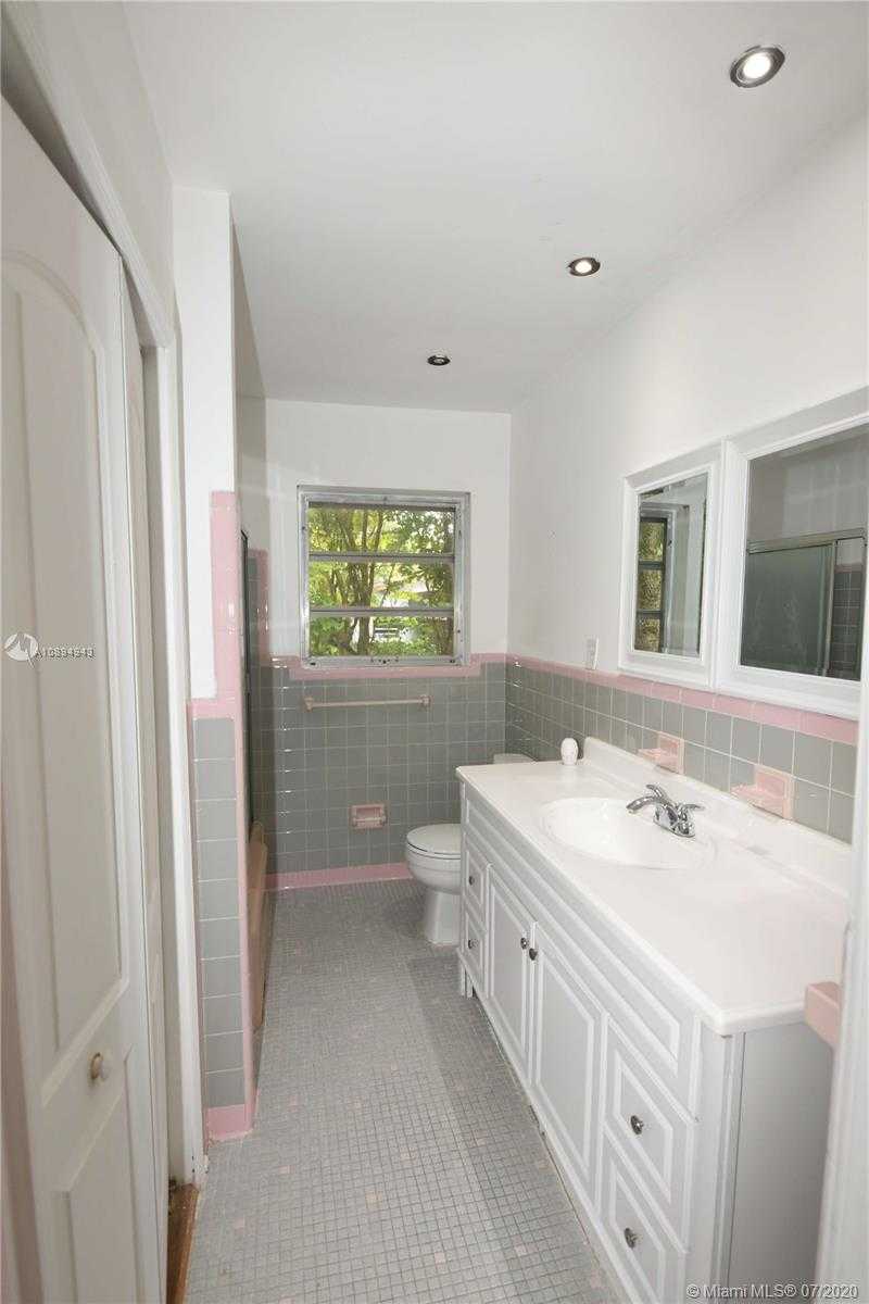 Small Image of 10950 SOUTH WEST 32ND ST, Miami Number 13