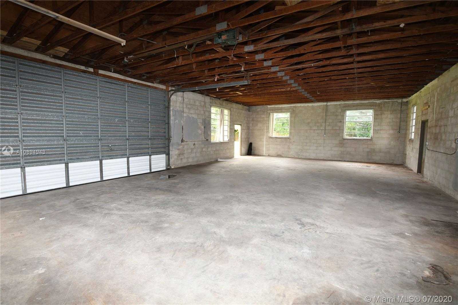 Small Image of 10950 SOUTH WEST 32ND ST, Miami Number 23