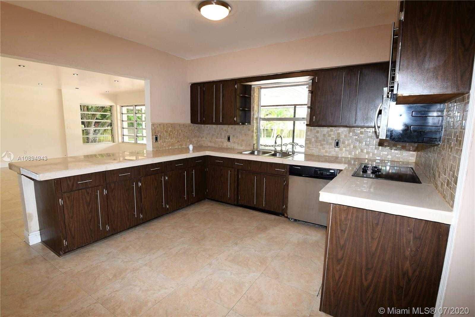 Small Image of 10950 SOUTH WEST 32ND ST, Miami Number 6