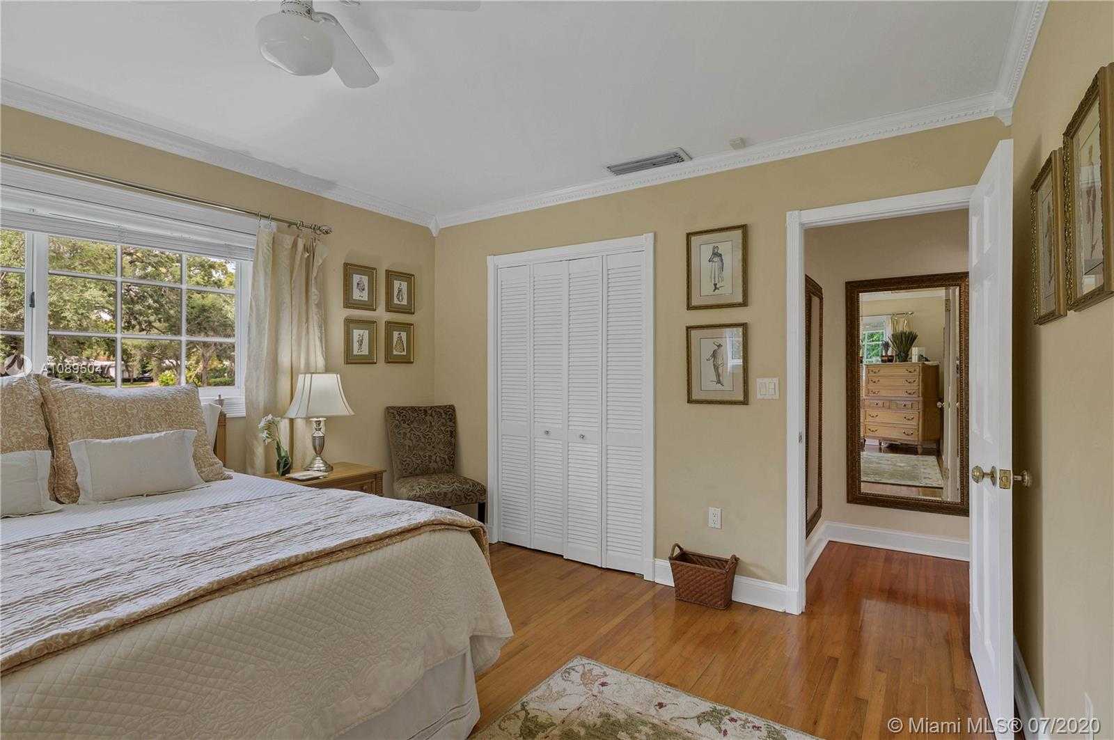 Small Image of 5911 MALL, Coral Gables Number 45