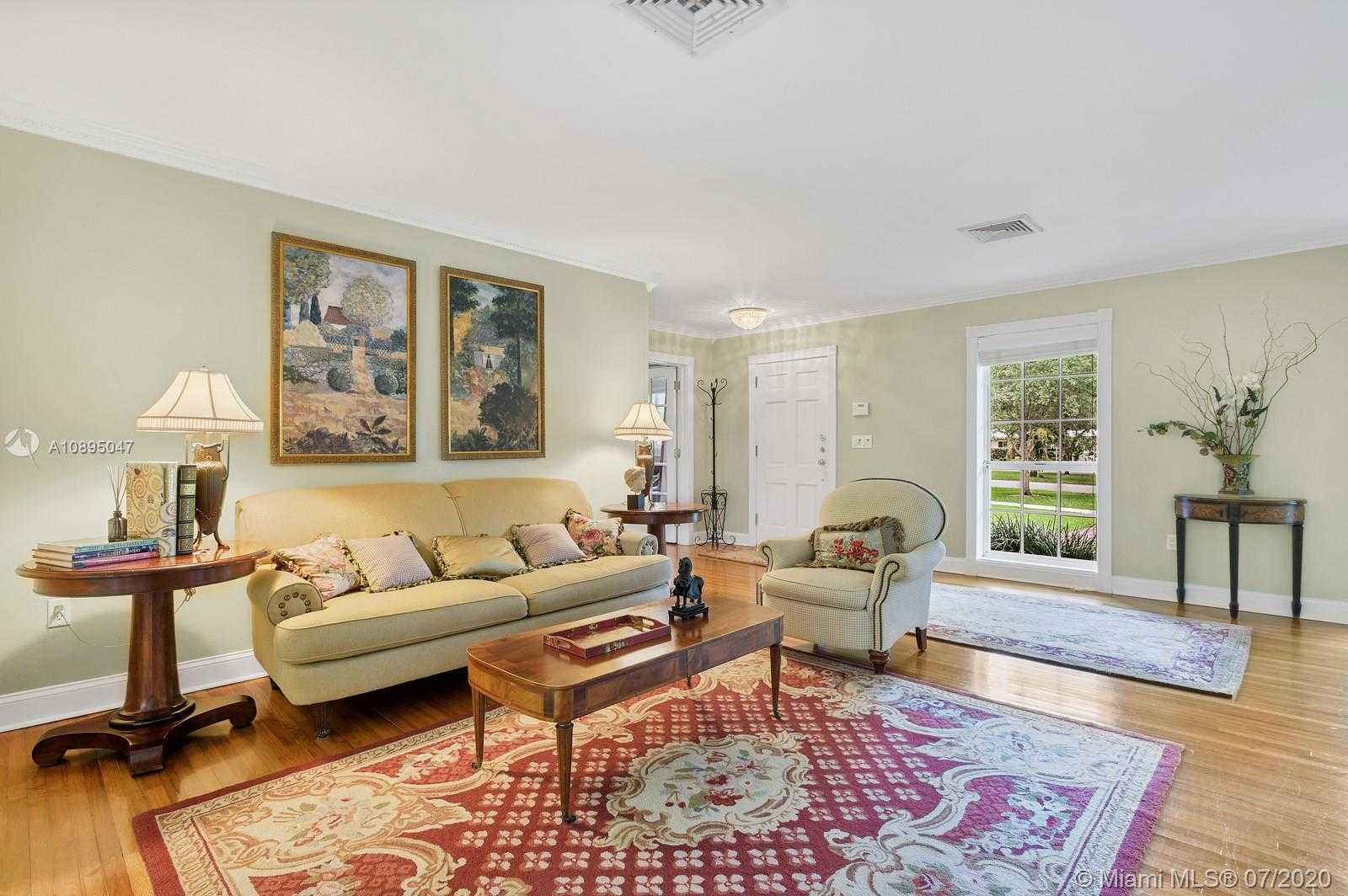 Small Image of 5911 MALL, Coral Gables Number 9