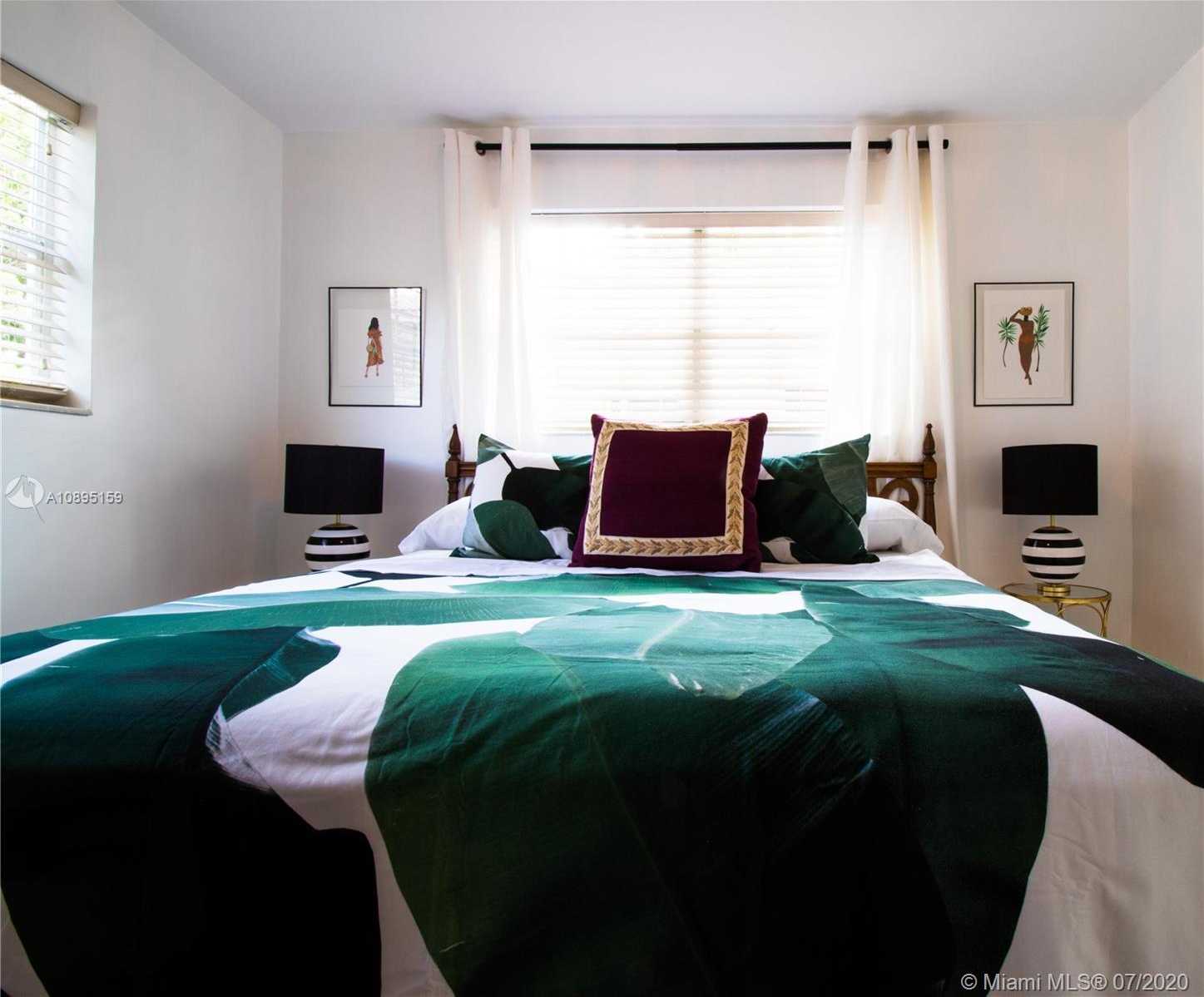 Small Image of 1367 SOUTH WEST 14TH ST, Miami Number 17