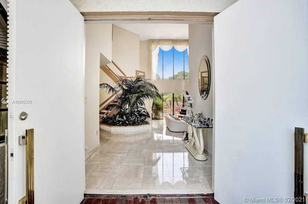 Small Image of 19924 NORTH EAST 19TH PL, Miami Number 10