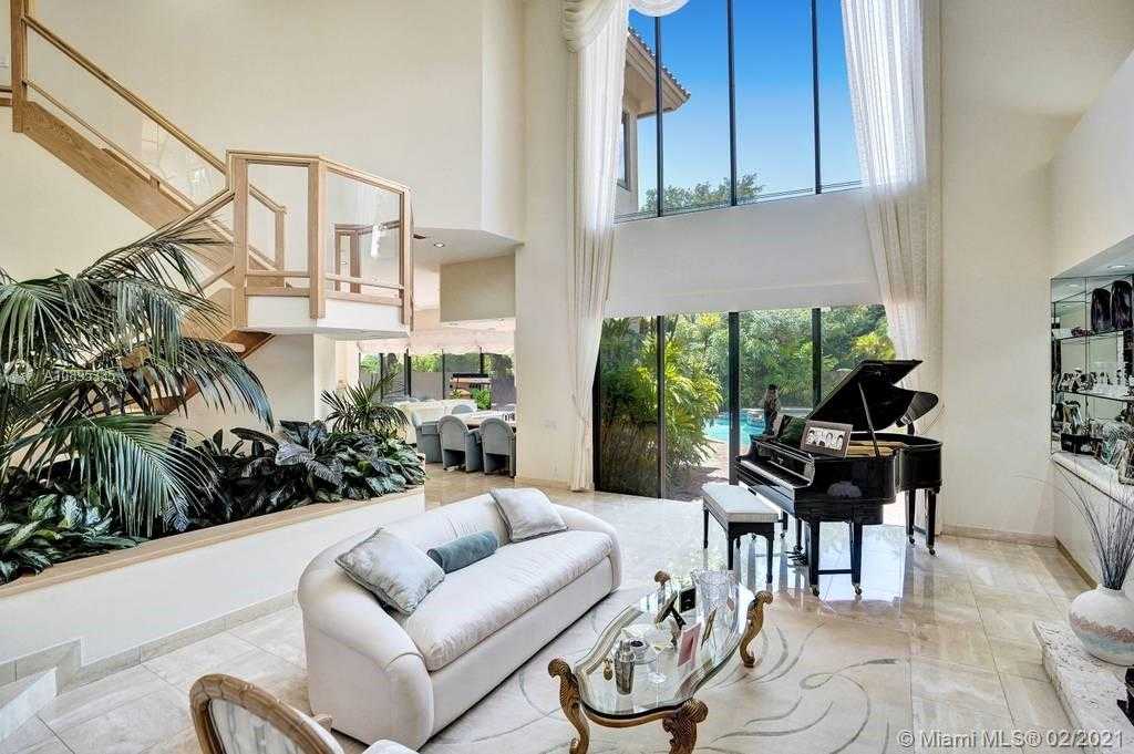 Small Image of 19924 NORTH EAST 19TH PL, Miami Number 13