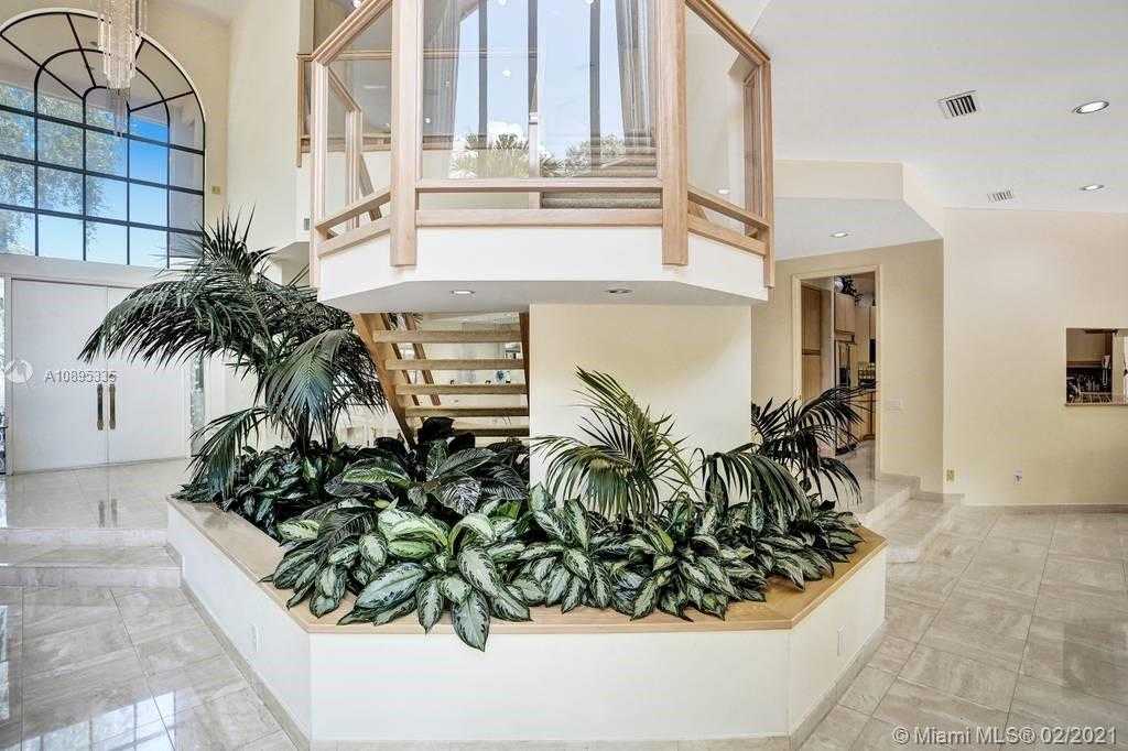 Small Image of 19924 NORTH EAST 19TH PL, Miami Number 16