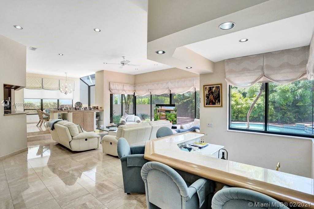 Small Image of 19924 NORTH EAST 19TH PL, Miami Number 17