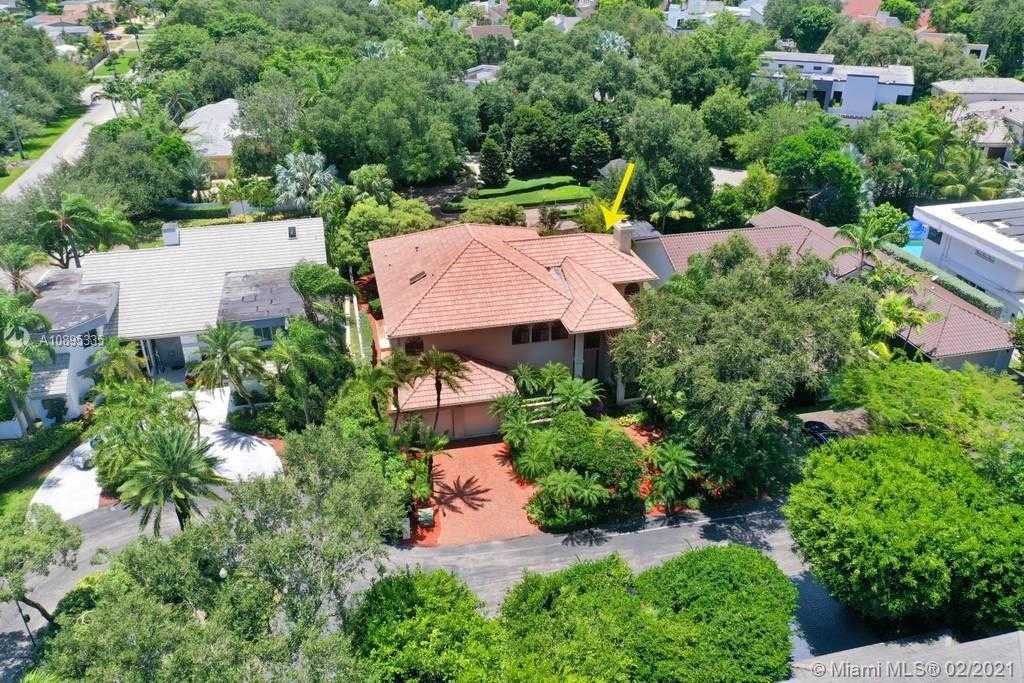 Small Image of 19924 NORTH EAST 19TH PL, Miami Number 2