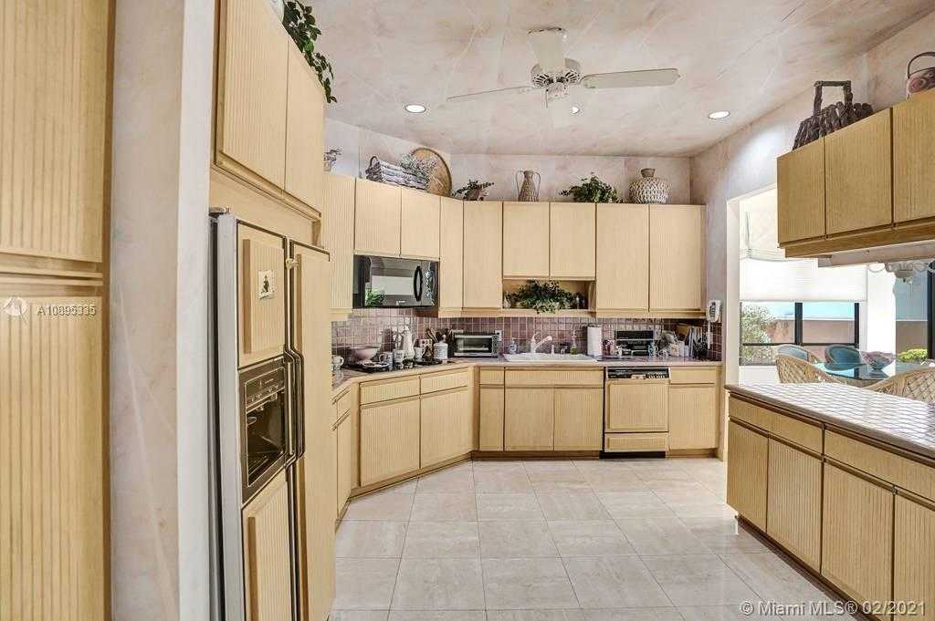 Small Image of 19924 NORTH EAST 19TH PL, Miami Number 22