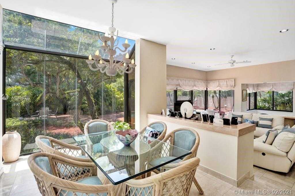 Small Image of 19924 NORTH EAST 19TH PL, Miami Number 26