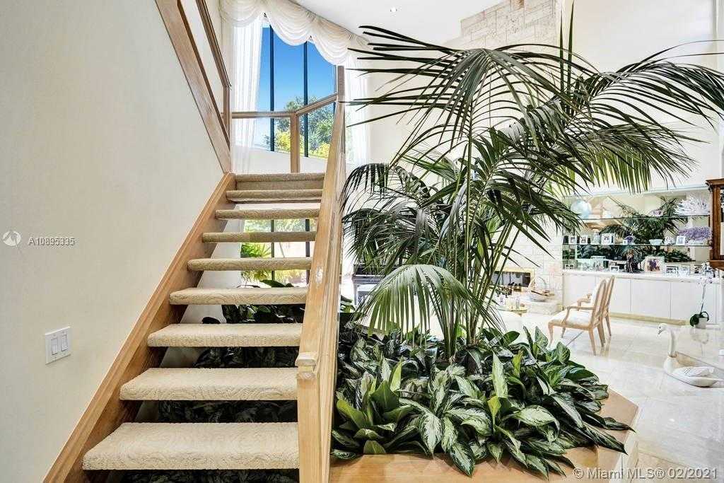 Small Image of 19924 NORTH EAST 19TH PL, Miami Number 31