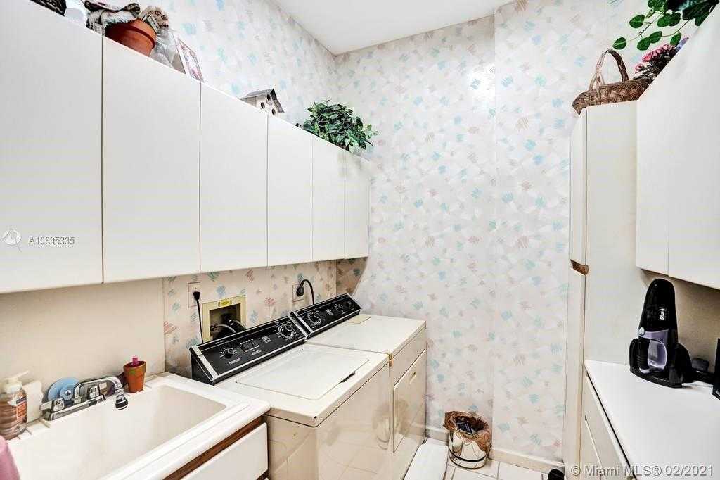 Small Image of 19924 NORTH EAST 19TH PL, Miami Number 32