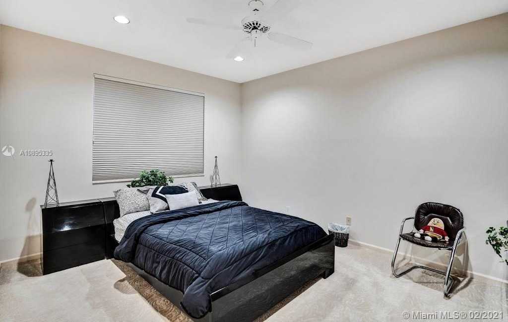 Small Image of 19924 NORTH EAST 19TH PL, Miami Number 43