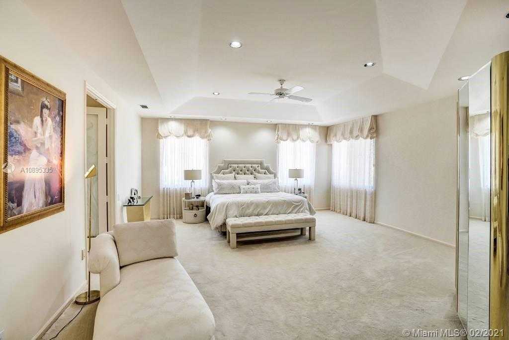 Small Image of 19924 NORTH EAST 19TH PL, Miami Number 46