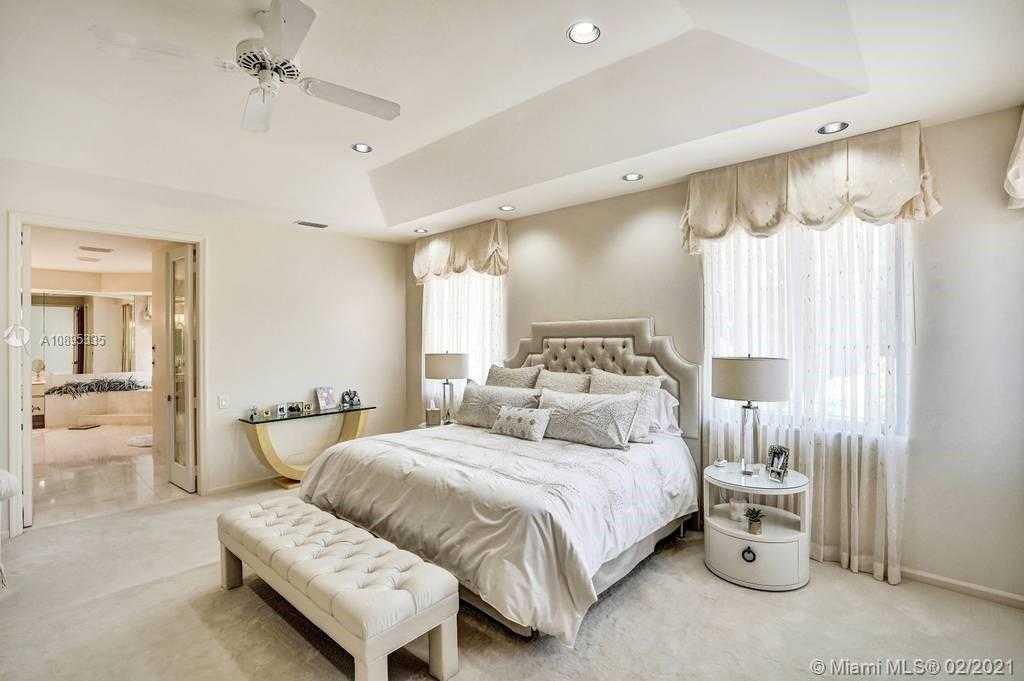 Small Image of 19924 NORTH EAST 19TH PL, Miami Number 48