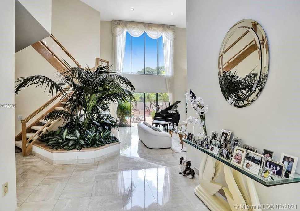 Small Image of 19924 NORTH EAST 19TH PL, Miami Number 9