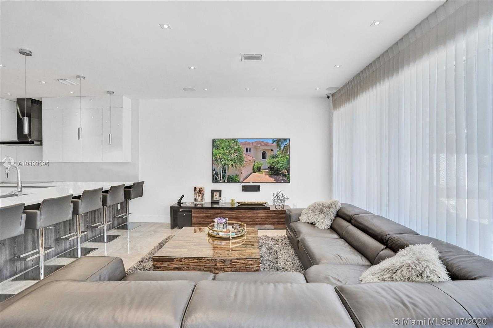 Small Image of 4019 NORTH EAST 194TH TRL, Sunny Isles Beach Number 22