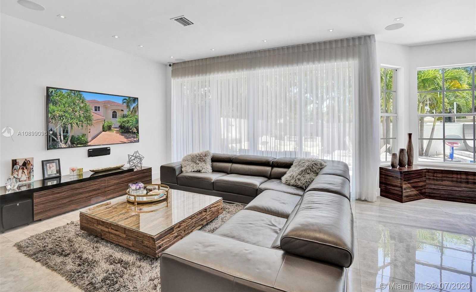 Small Image of 4019 NORTH EAST 194TH TRL, Sunny Isles Beach Number 23