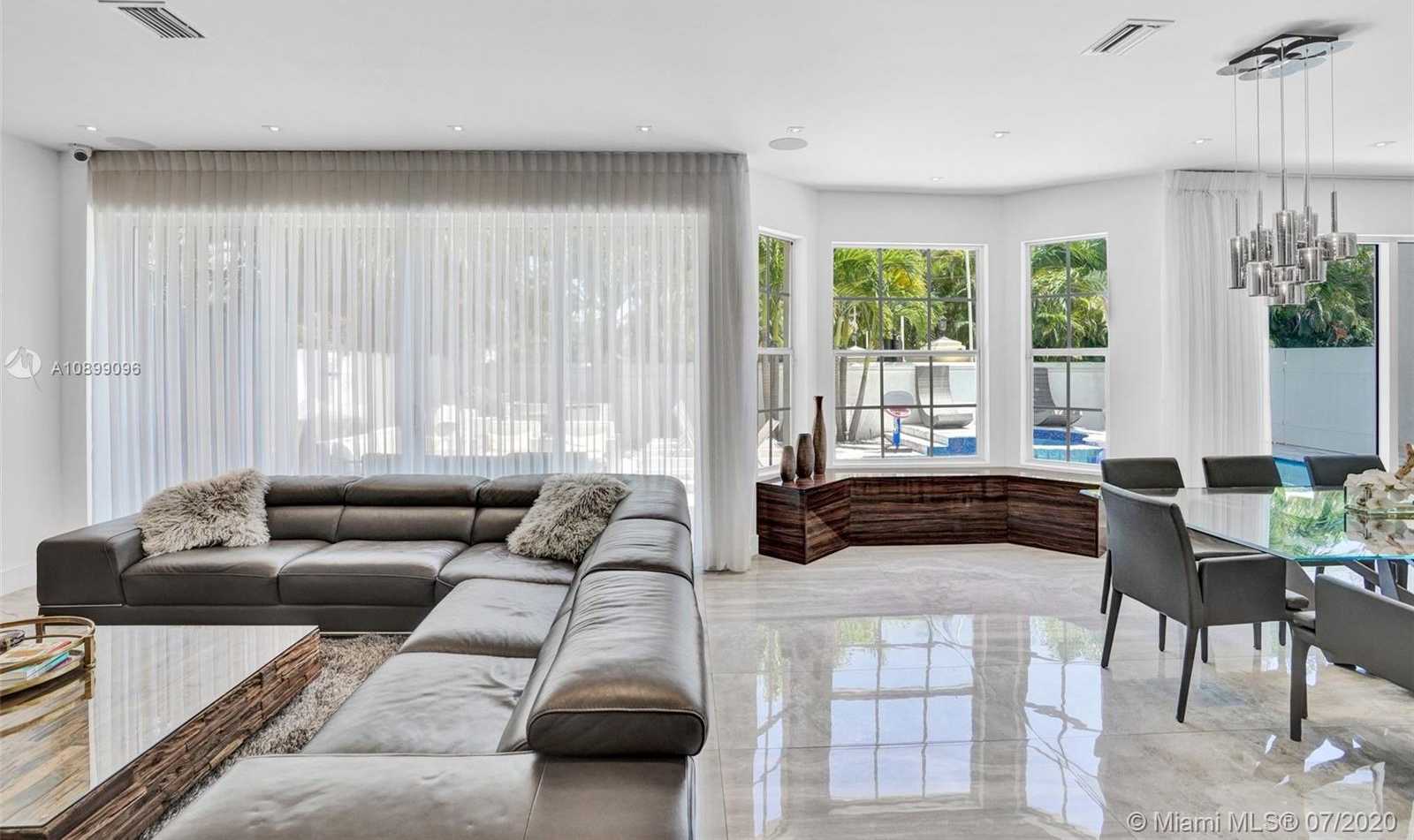 Small Image of 4019 NORTH EAST 194TH TRL, Sunny Isles Beach Number 24