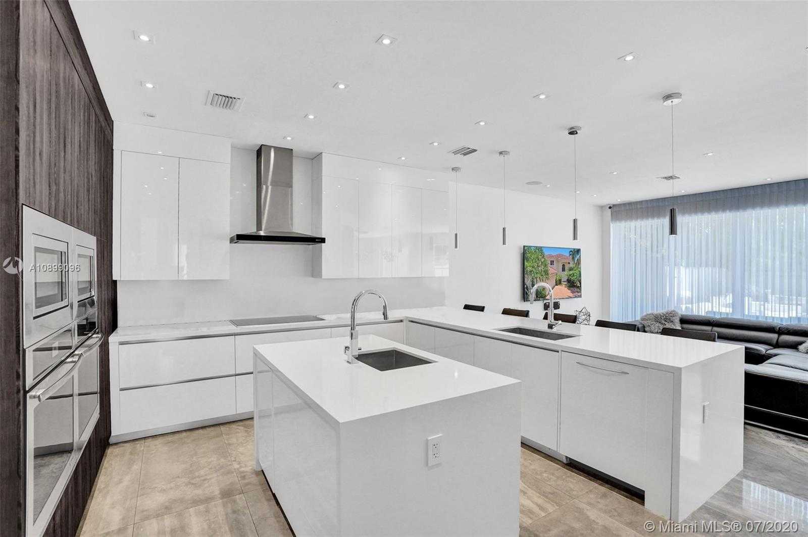 Small Image of 4019 NORTH EAST 194TH TRL, Sunny Isles Beach Number 29