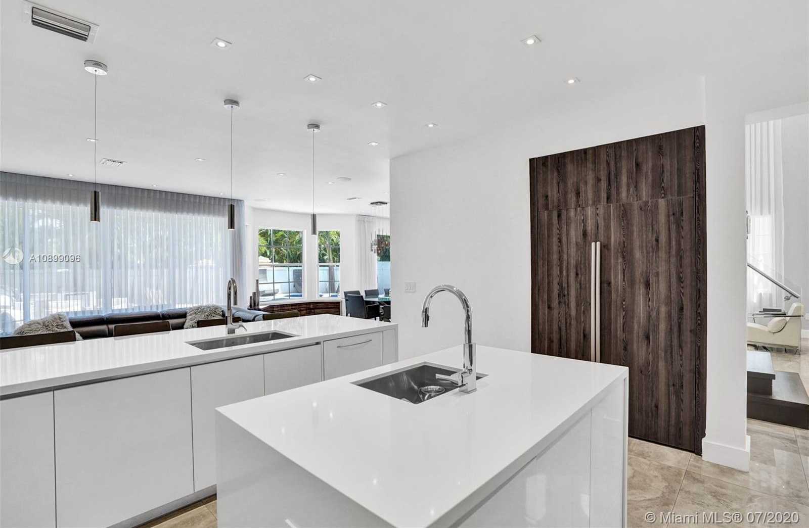 Small Image of 4019 NORTH EAST 194TH TRL, Sunny Isles Beach Number 31