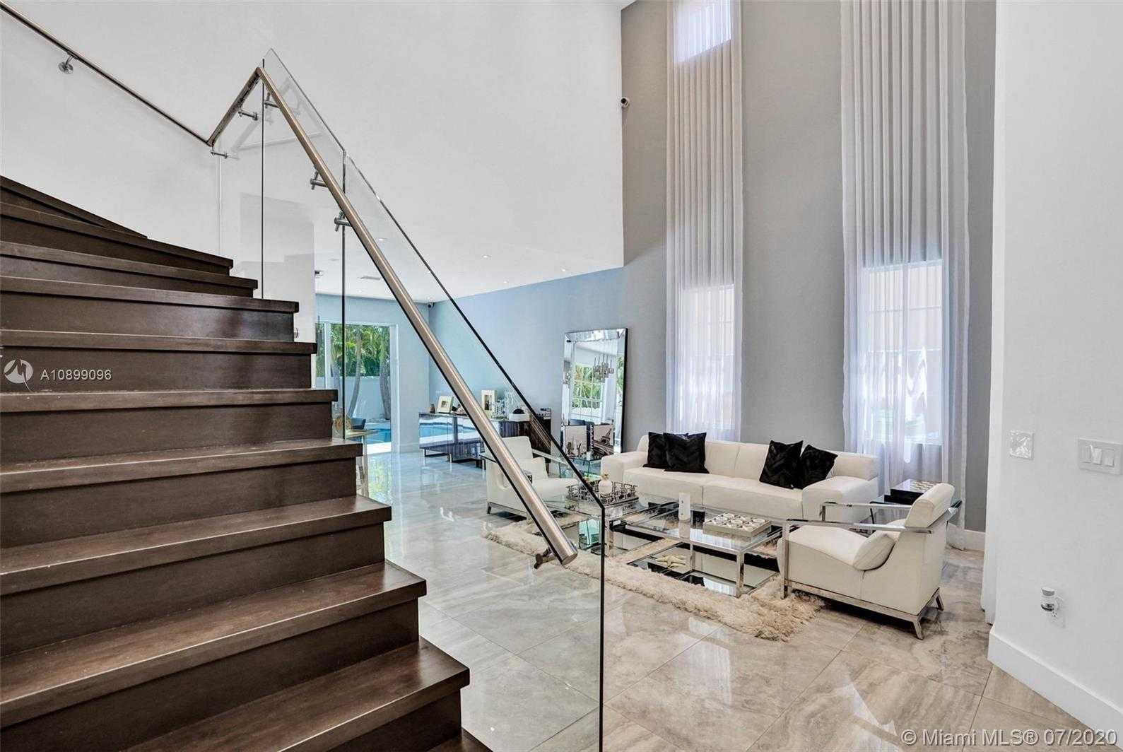 Small Image of 4019 NORTH EAST 194TH TRL, Sunny Isles Beach Number 33