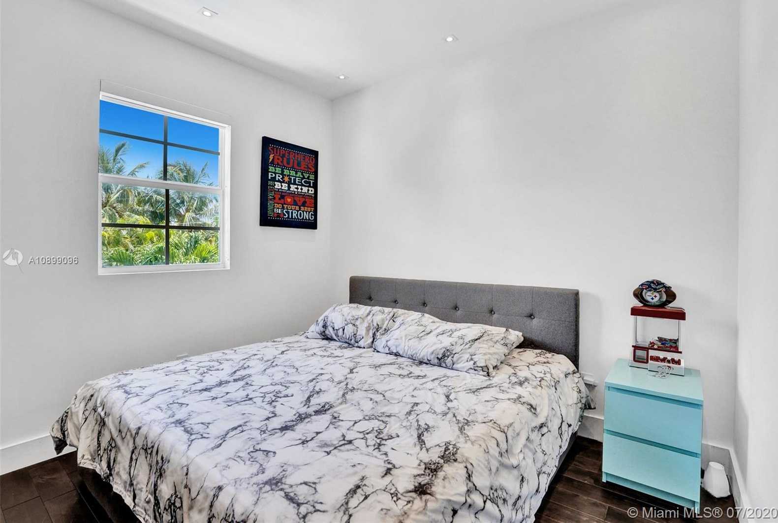 Small Image of 4019 NORTH EAST 194TH TRL, Sunny Isles Beach Number 38