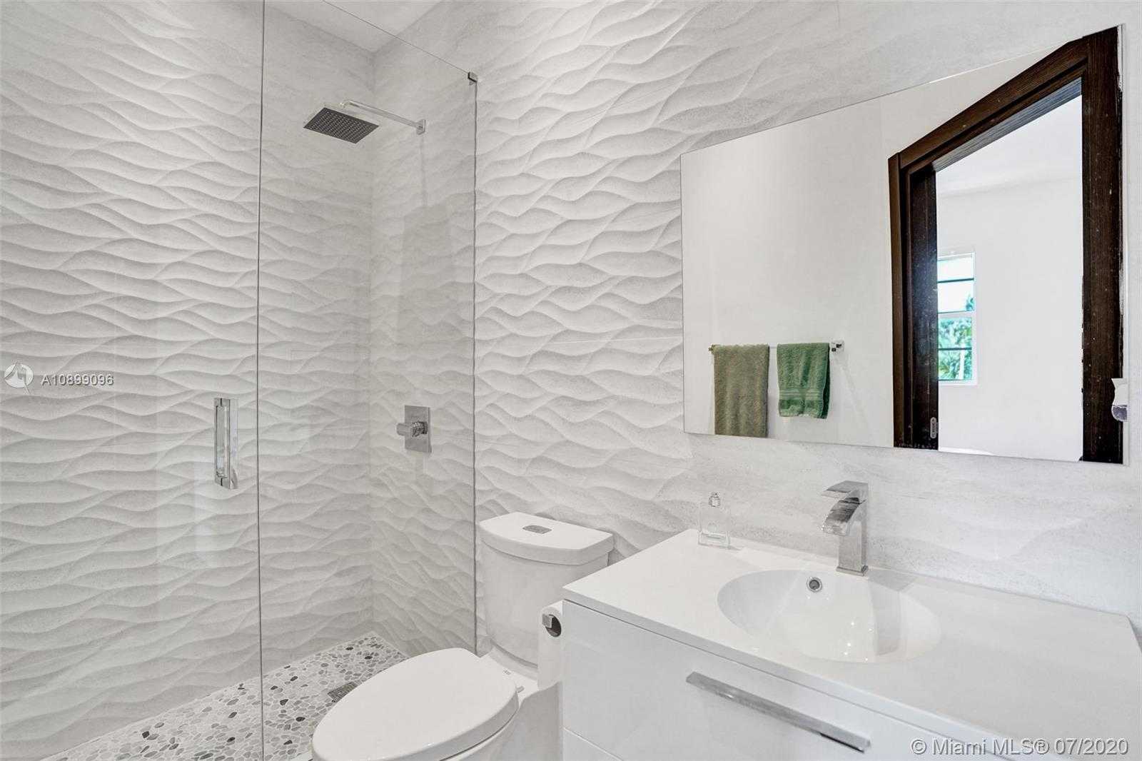 Small Image of 4019 NORTH EAST 194TH TRL, Sunny Isles Beach Number 39