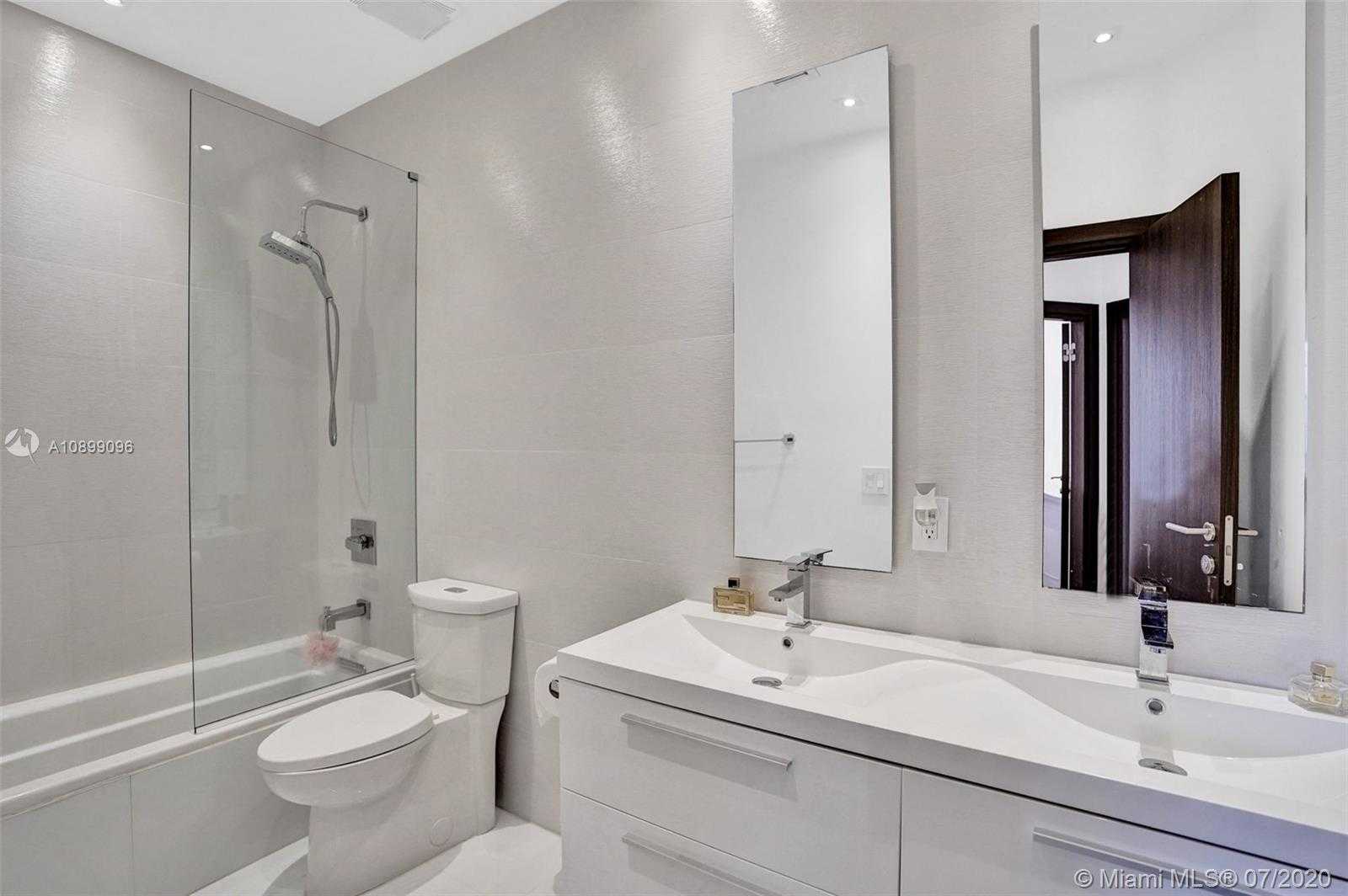 Small Image of 4019 NORTH EAST 194TH TRL, Sunny Isles Beach Number 48