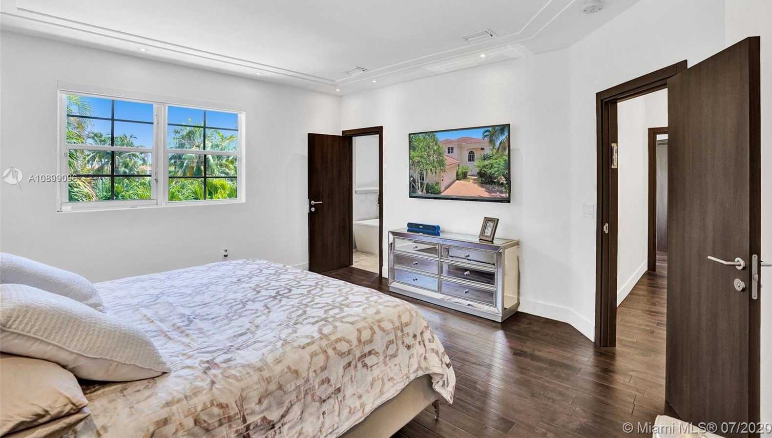 Small Image of 4019 NORTH EAST 194TH TRL, Sunny Isles Beach Number 50
