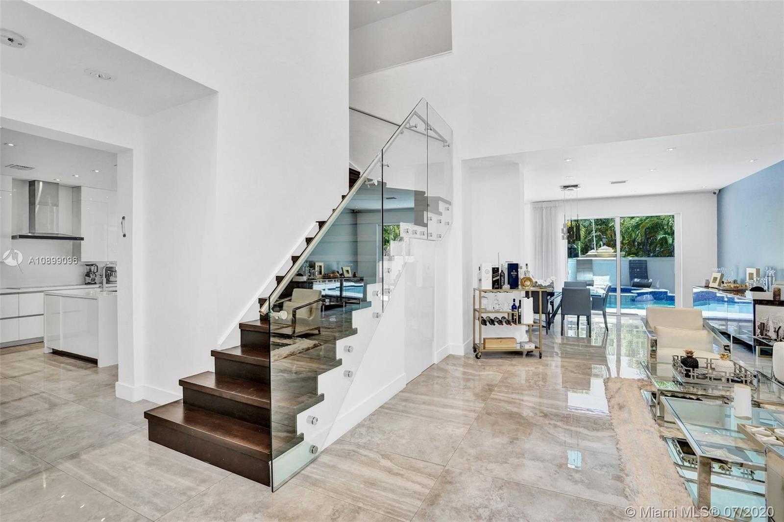 Small Image of 4019 NORTH EAST 194TH TRL, Sunny Isles Beach Number 6