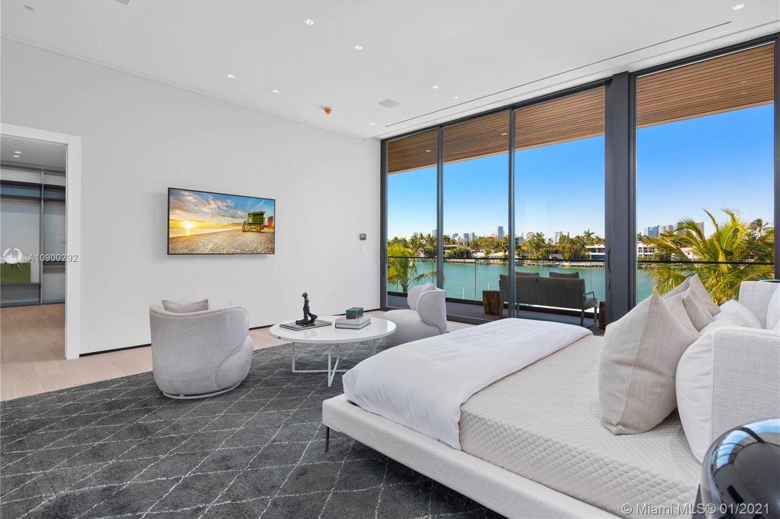 Small Image of 108 WEST RIVO ALTO DR, Miami Beach Number 7