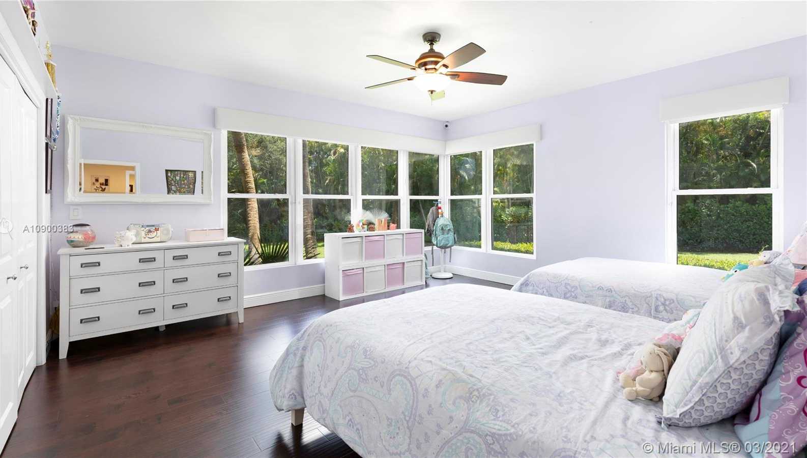 Small Image of 12598 SOUTH WEST 60TH CT, Pinecrest Number 11