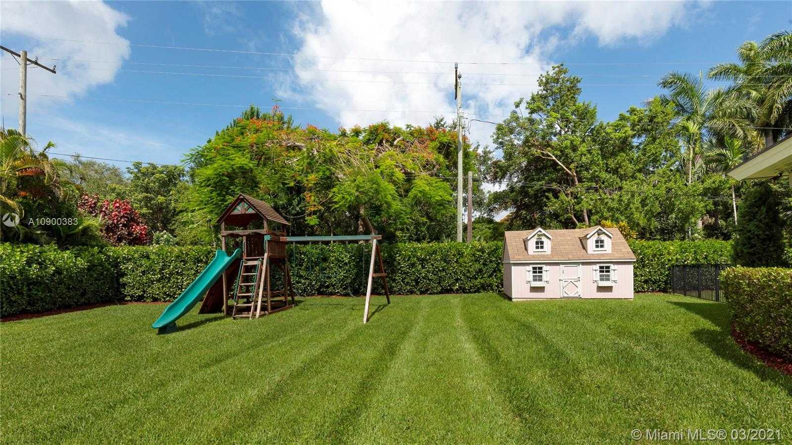 Small Image of 12598 SOUTH WEST 60TH CT, Pinecrest Number 16